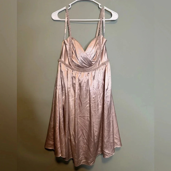 Jordan‎ Women’s Dress Cream Size 8 - Picture 1 of 8
